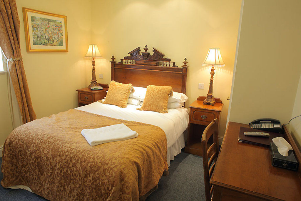 The Atherstone Red Lion Hotel מראה חיצוני תמונה